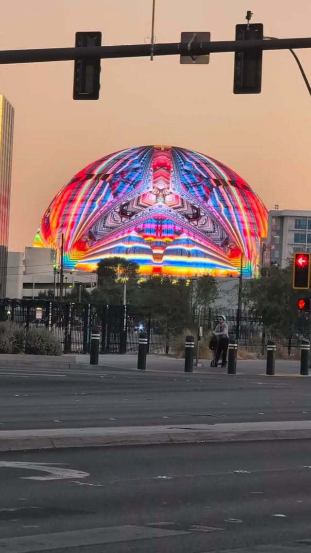 Las Vegas más allá de los casinos: el Strip, la Sphere y el arte público